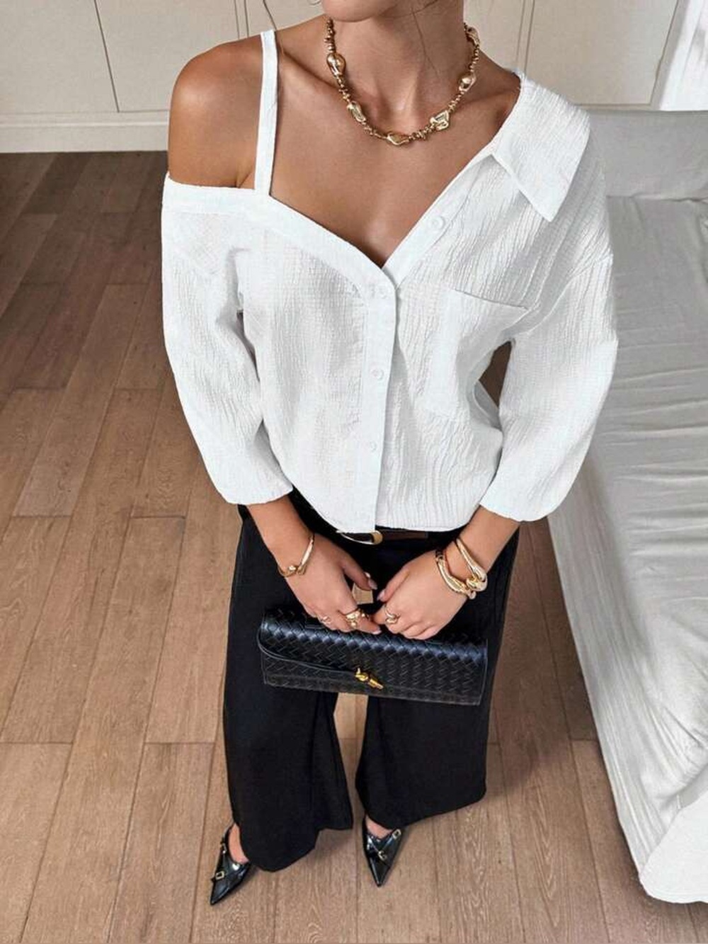White Off-Shoulder Button Front Women's Top XS zz3-32